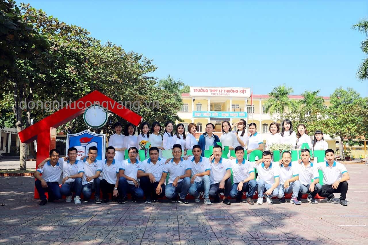 Những nỗi lo phổ biến khi đặt may đồng phục họp lớp 19 năm trường THPT chuyên Nguyễn Trãi