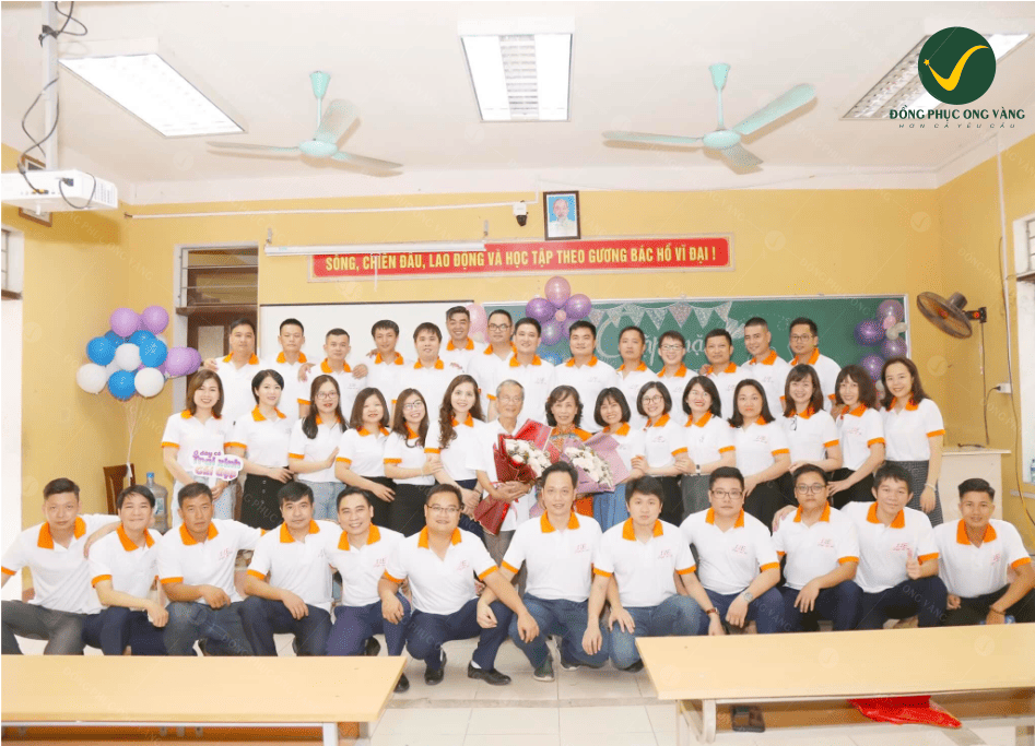 Ý nghĩa của chiếc áo đồng phục họp lớp 27 năm trường THPT Phan Đình Phùng